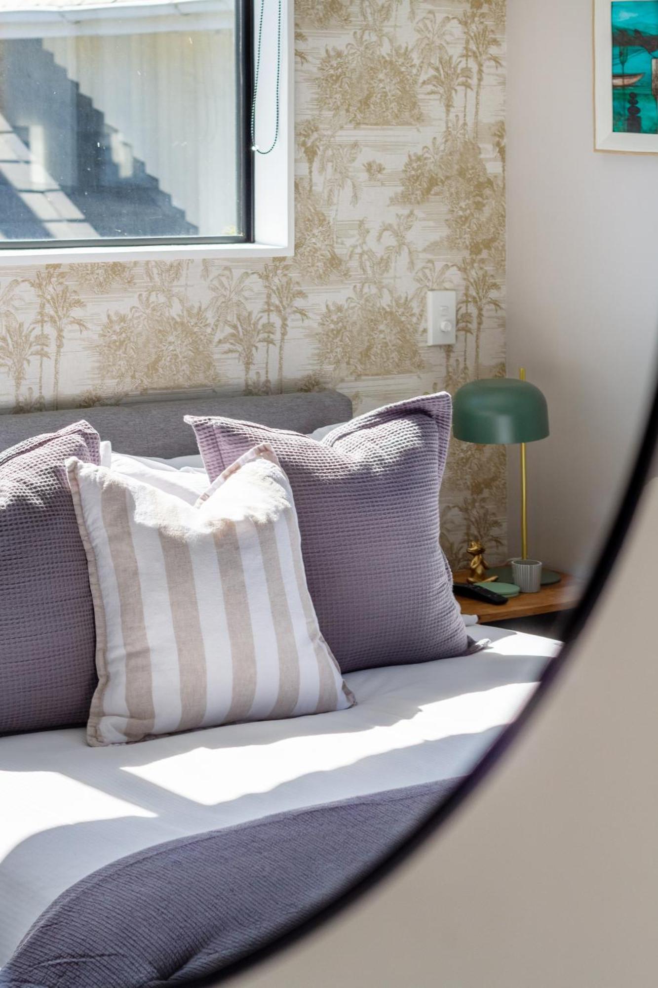Latimer Square Luxe: 1Br W/ Sofa Bed كريستتشيرش المظهر الخارجي الصورة